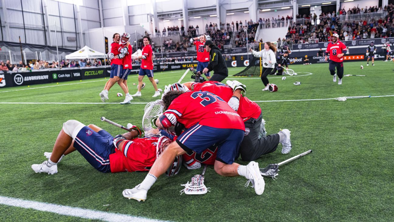 梅西赛场辉煌瞬间动漫壁纸双手指天传达梦想与信念